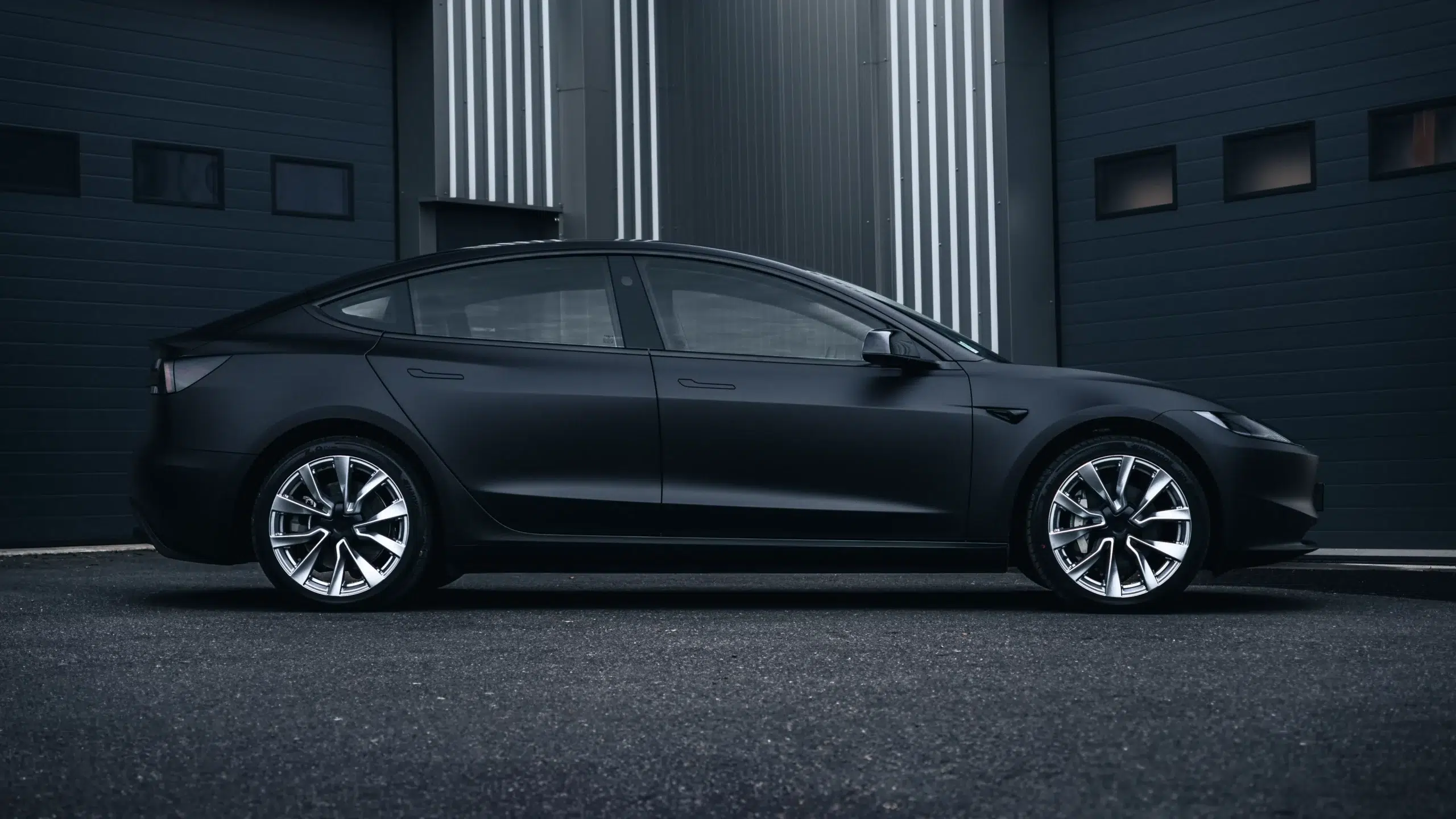 Covering complet noir mat Avery Dennison Tesla Model 3 Highland